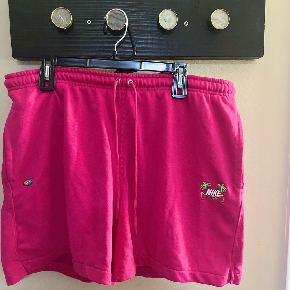 NWT Nike men’s (could be women’s)Bright Pink Athletic Shorts